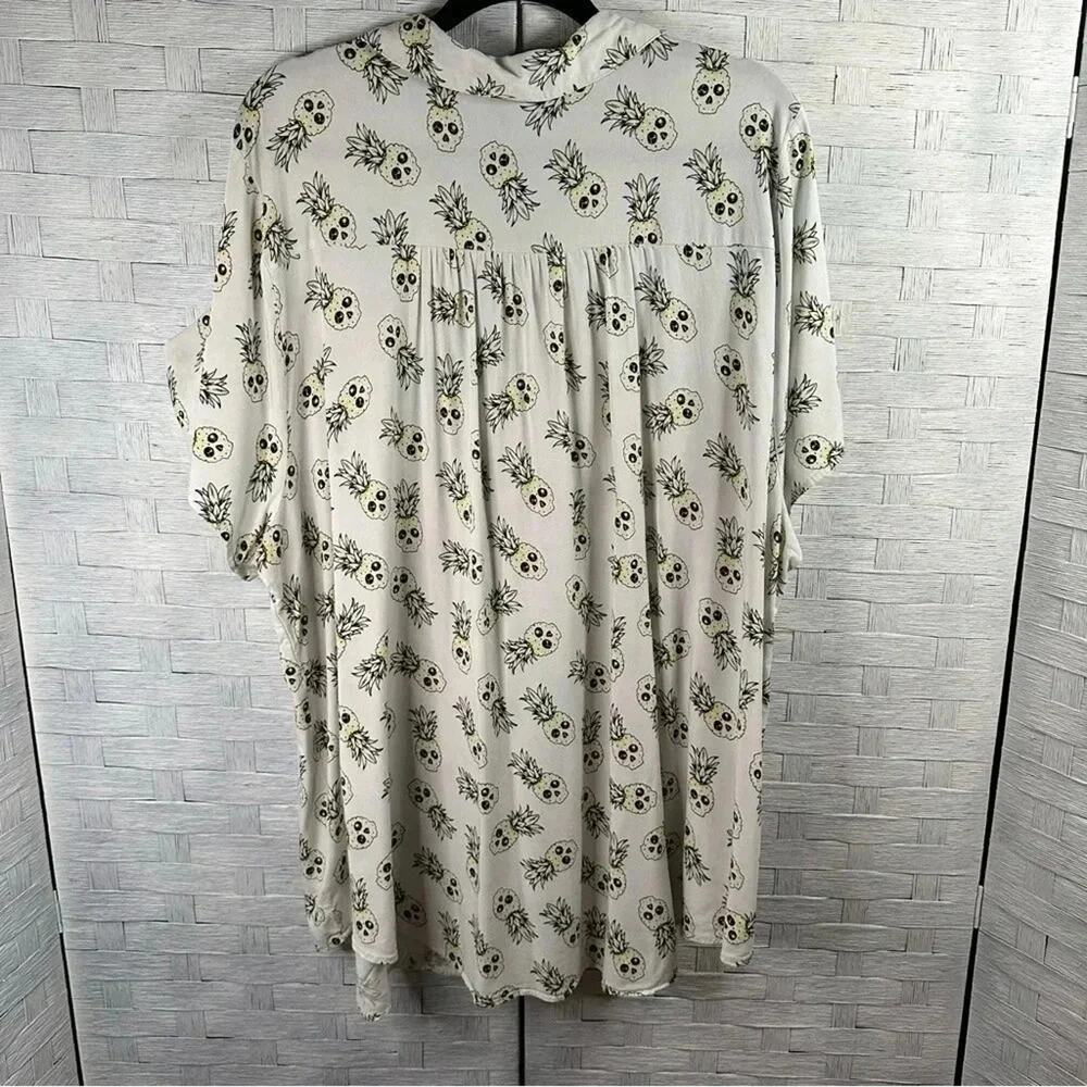 Torrid button-down blouse skull pineapples tropic… - image 6